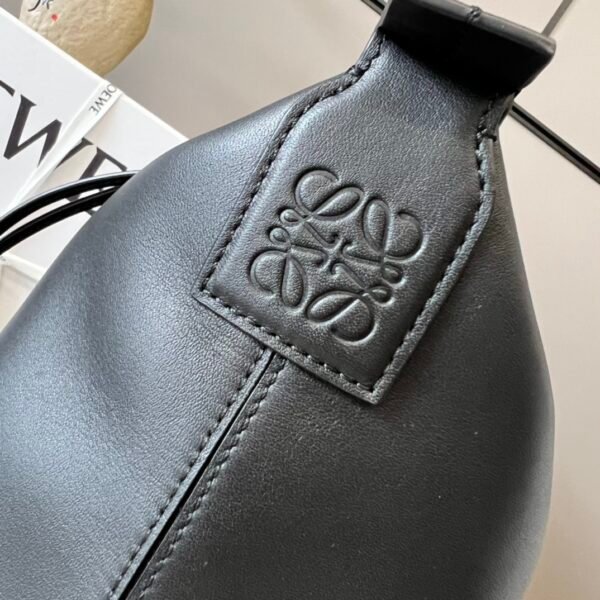 Soft and smooth cowhide and jacquard fabric handbag - Image 15
