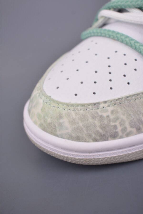 SB Dunk Low DIY Collaboration  Order Remarks Size - Image 8