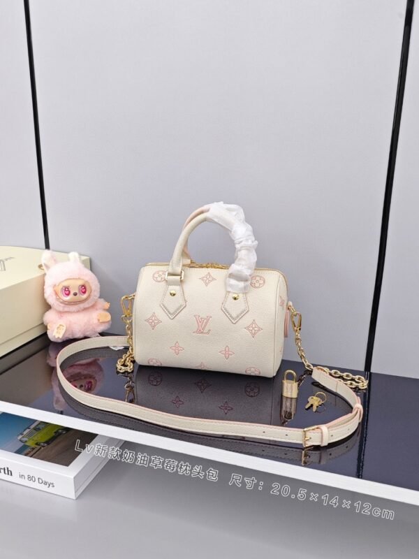 New Cream Strawberry Pillow Pack