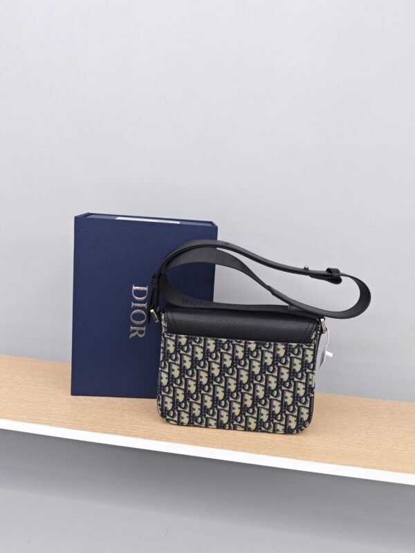 Dior Saddle Messenger Bag - Image 3