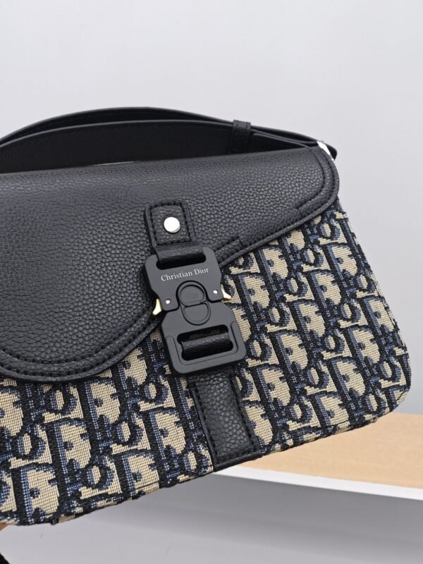 Dior Saddle Messenger Bag - Image 6