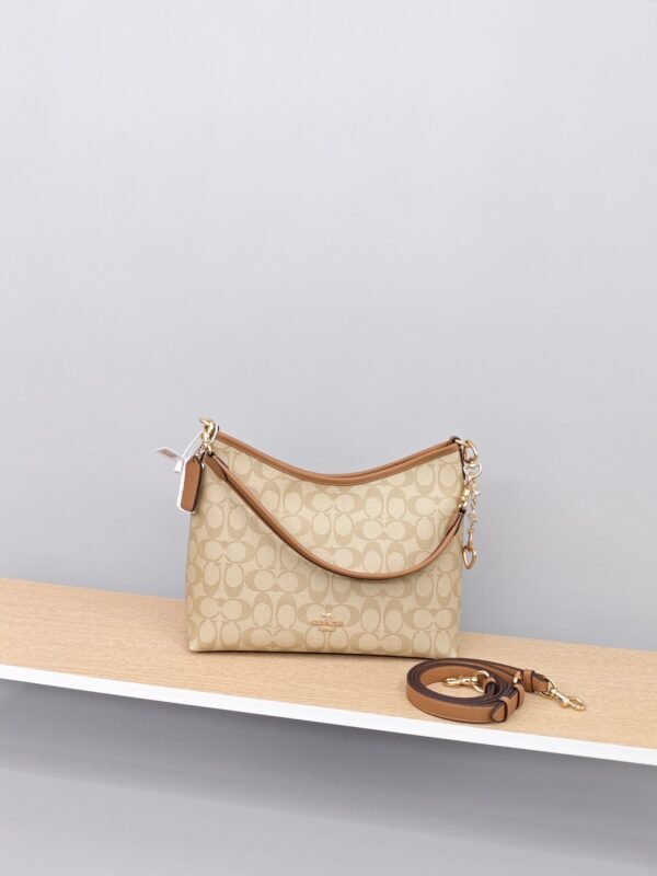 Coach Carryall Stray Bag Comes with Extended Chain - Image 4